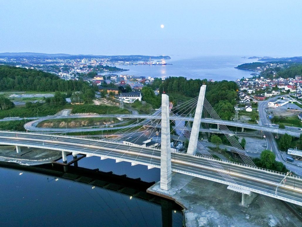 hrc-europe-projects-aerial view of Farrisbrua- motorway bridge in Larvik-Norway