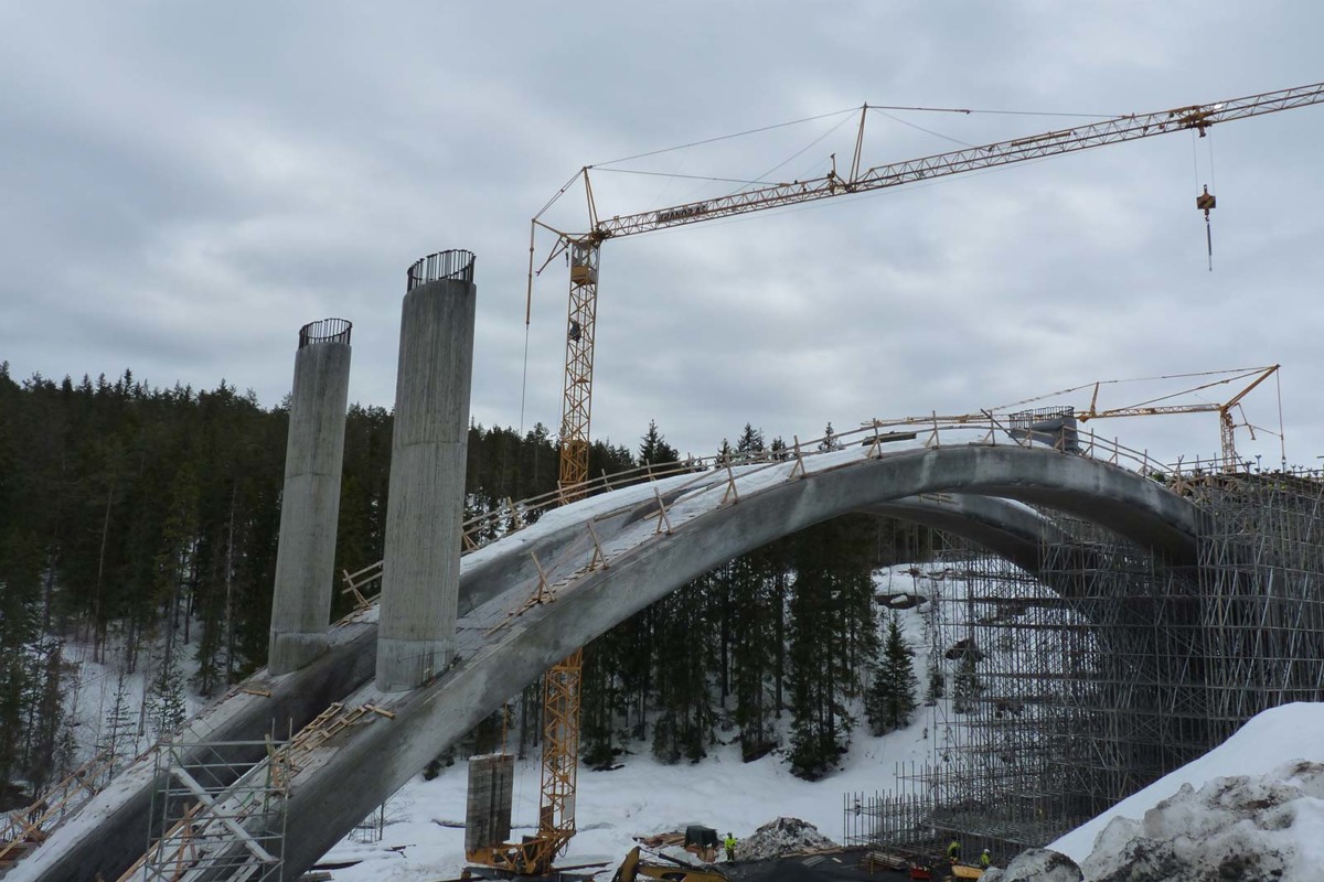 hrc-projects-view of construction of Saggrenda brigde-concrete arch with pillars