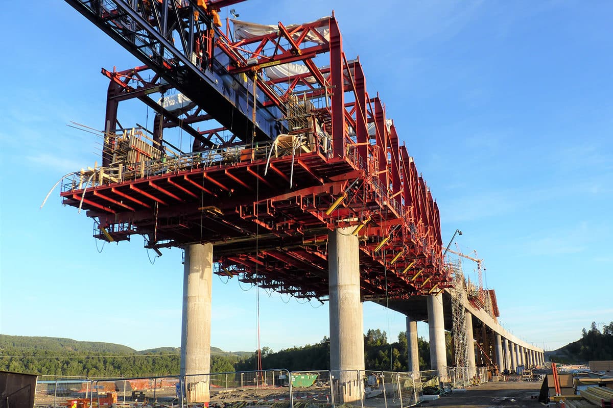 hrc-projects- Minnevika railway bridge - view of travelling formwork